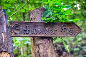 Wegweiser Schweizer Haus Eppstein