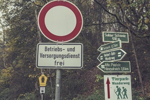 Hinweisschild Suhler Schweiz